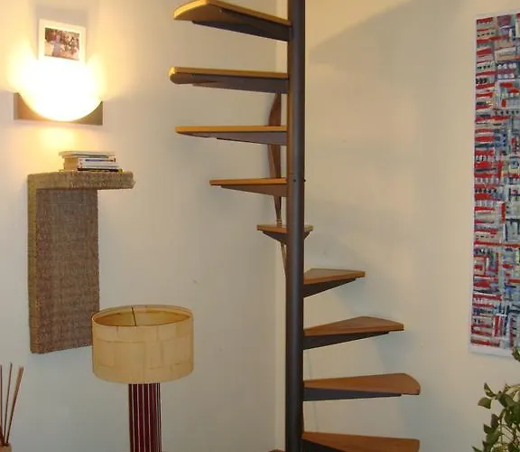 The Queen Apartment Rom