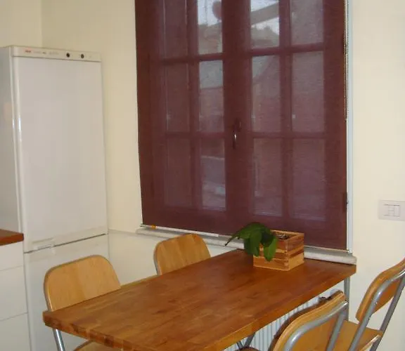 The Queen Apartment Rom